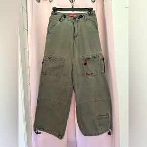 Baggy Y2K green cargo pants